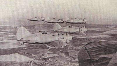 Боевой вылет советских истребителей И-16