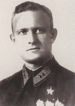 Командир бомбардировочной авиагруппы Т.Т. Хрюкин