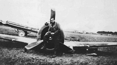 Хок су-лейтенанта Рене Тремоле после вынужденной посадки в бою "9 против 27"
