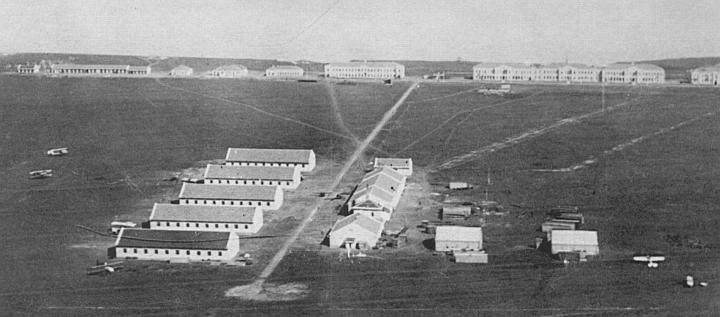 Летное поле Севастопольской авиационной школы