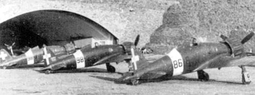 Истребители MC.200 из 7-го группо "Реджиа Аэронаутика" на аэродроме о.Пантеллерия, 1941 г.