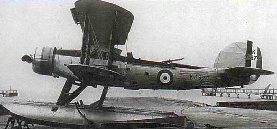 Фото поплавкового варианта самолета Fairey Seal