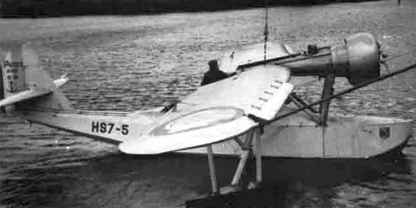 Подготовка летающей лодки Потез P-452 к полету