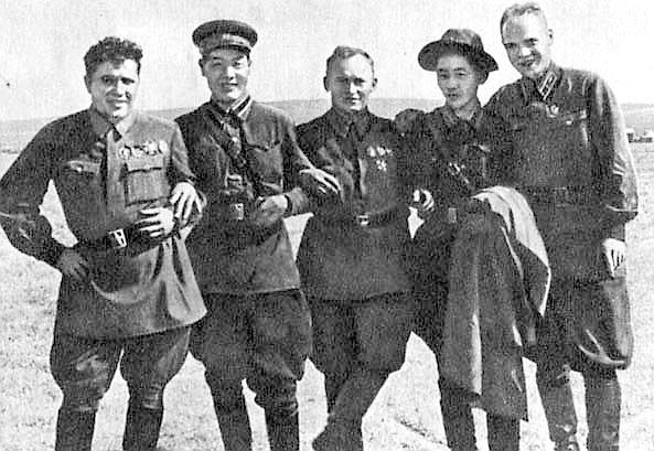 И.Лакеев (в центре), 1939 г.